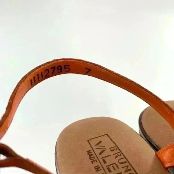 New Bruno Valenti womens sandals size 7 orange leather t-strap gem - Picture 9 of 13